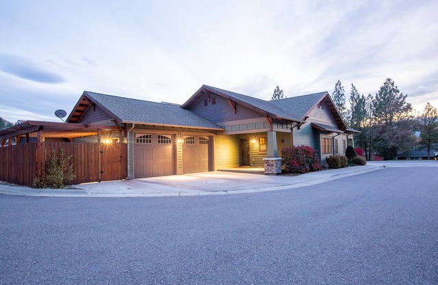 Magnifiquement conçu 4 Bed 3 Bath Gem au coeur du crotale