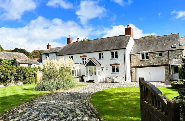 Stunning, spacious family home close to a UNESCO World Heritage harbour