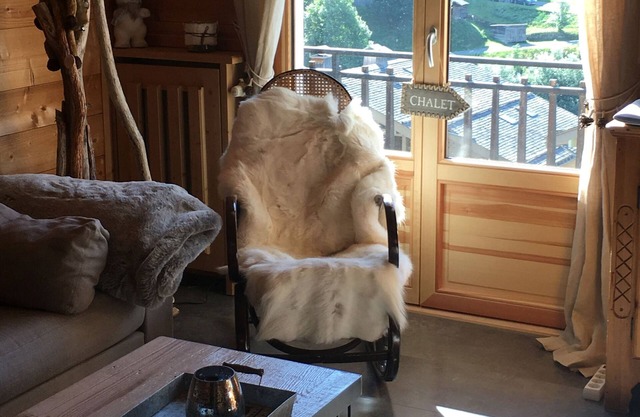 Appartement grand standing avec piscine chauffée, face aux pistes, 8 couchages