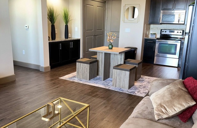 Luxury Apartment In Dallas w/ Extensive Amenities.