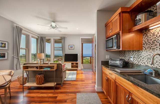Luxury at Great VALUE ~ OCEAN VIEWS & short drive to white sand beaches