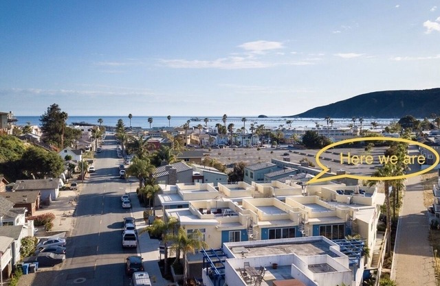 Luxueux condo Avila Beach, terrasse sur le toit, canapé, chauffage, foyer et bain à remous.