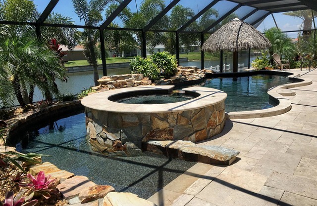 Piscine primée de luxe, soleil toute la journée, front de mer, accessible en fauteuil roulant