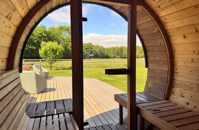 NOUVELLE conversion de grange de luxe, près de YORK. 8 + 2 famille, groupes, couples, amis