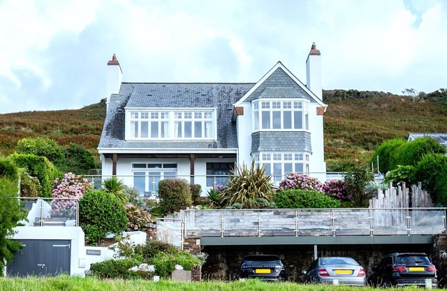 Luxury beach-front House with fantastic sea views in Woolacombe with parking