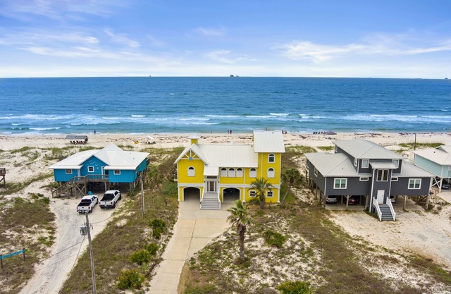 Luxury BEACH FRONT Home - Beautiful Views
