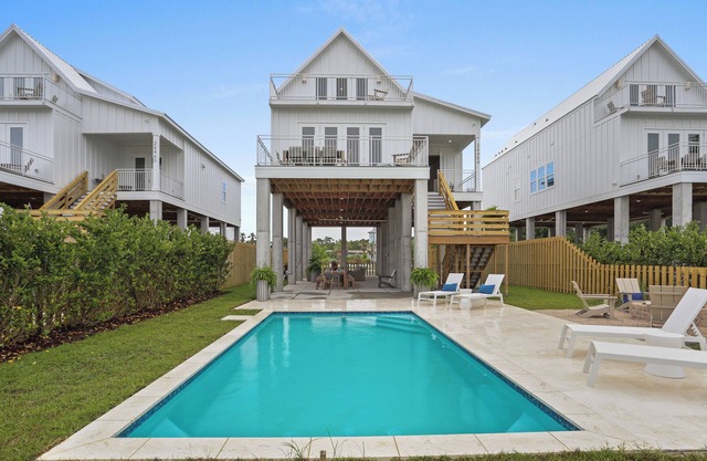 Luxury Beach House w/Pool - Huge Waterfront Views!