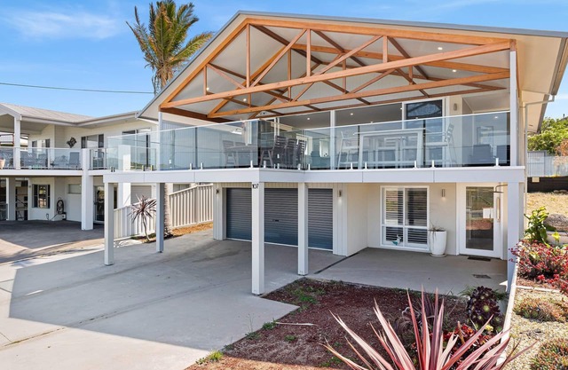 Luxury Beach House at Carters