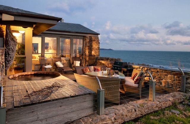 Location maison de luxe sur la plage avec bain à remous, à 30 mètres de la plage