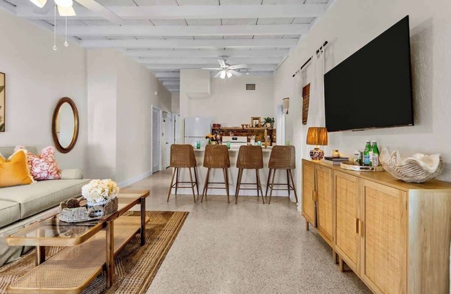 Cozy Beach Cottage: 3-Min Stroll from the Beautiful Gulf of Mexico