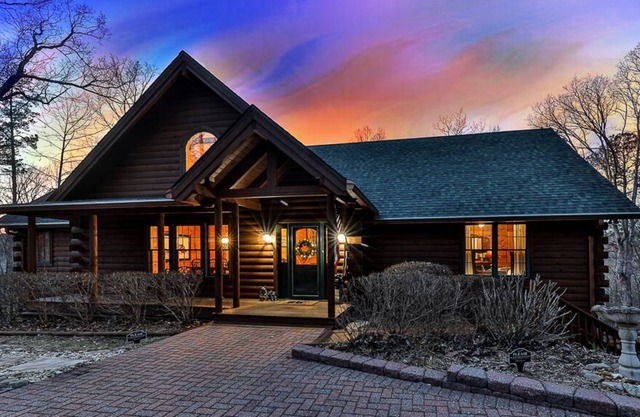 Luxury Cabin*Hot Tub*King Beds