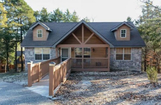 Luxury Cabin in Stonebridge - Branson, Missouri