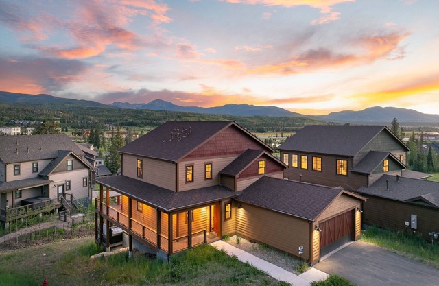 New Luxury Chalet 7 I Hot Tub I Amazing Views I Best Price I FREE Adventures Daily