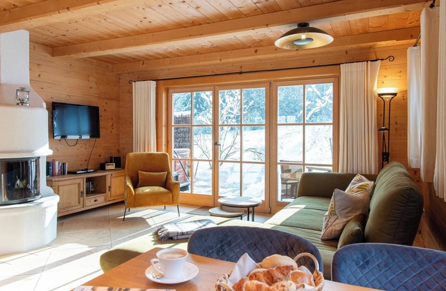 Luxury chalet category 1, 85sqm, 2 bedrooms, 2 bathrooms, fireplace, terrace with Jacuzzi