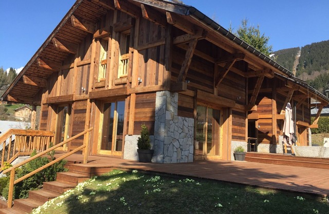 Chalet de luxe - Ski In Ski Out - Très proche du centre du village