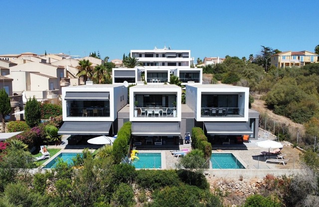 Chalet de luxe avec d'excellentes installations et une piscine privée près de la plage ...