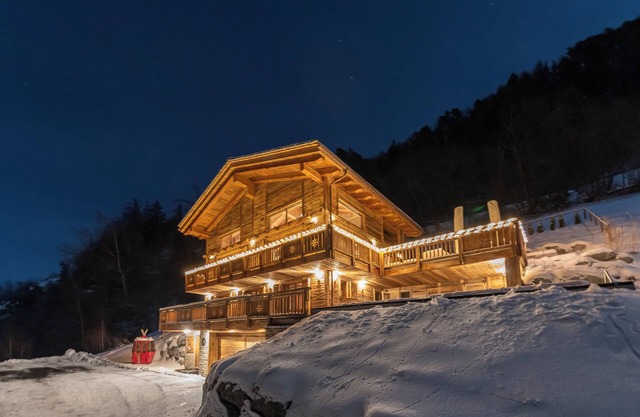 Luxury Chalet V with heated pool and breath taking view