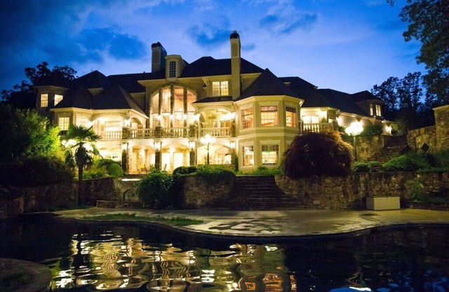 Château de luxe avec une vue imprenable sur le lac Lanier - 18 000 pieds carrés