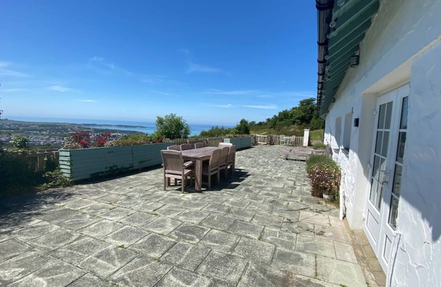 Luxury coast house, with views of Nefyn bay and Porthdinllaen