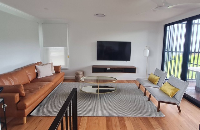 Luxury Coastal Headland Home, Complete Privacy - Uninterrupted Ocean Views!!