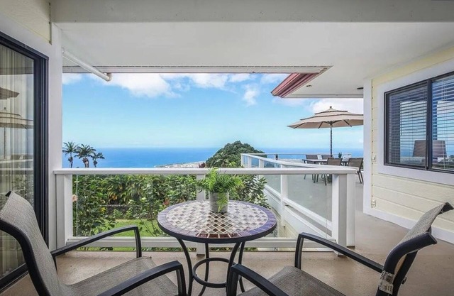 Luxury Coffee Estate - Infinity Pool - Endless Views
