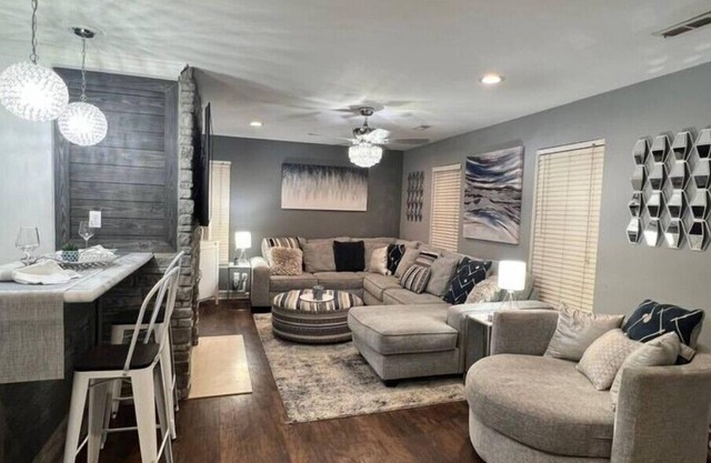Luxury, Comfort, Fun! Your Charlotte home awaits!