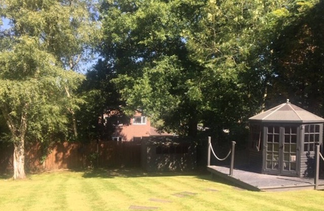 Luxe et confort. Maison familiale entourée de chênes