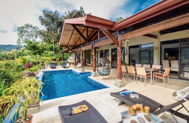 Tarifs réduits d'introduction Luxe et maison confortable avec vue exceptionnelle sur la vallée