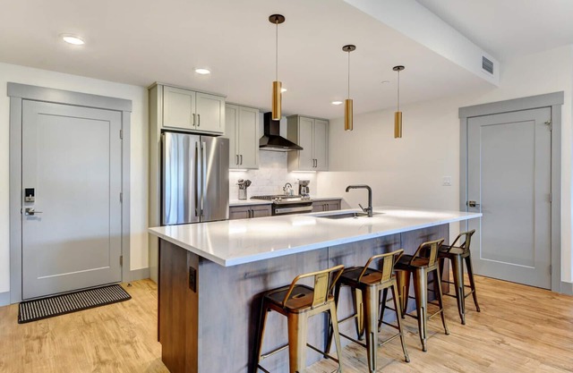New Luxury Condo 2307 I Hot Tub I AC I Great Views I Best Price I FREE Adventures Daily