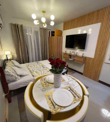 Luxury Condo-Sea View- Near Beach