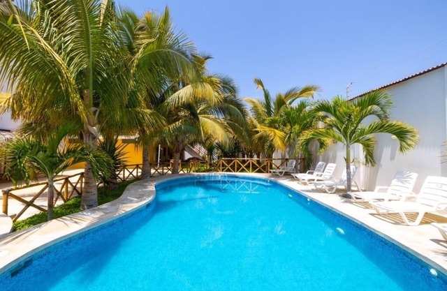 Appartement privé en copropriété de style Tiki avec piscines près de la plage de Mancora