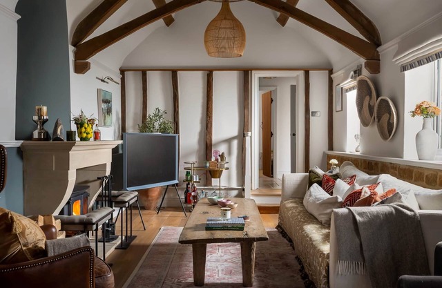 Luxury Boutique Barn Hideaway|Nr Bourton & Hot Tub