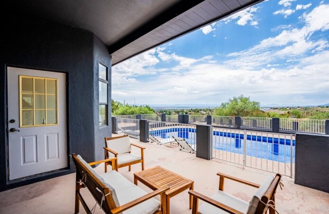 Luxury Cottonwood Oasis - Pool - Mountains - Tranquility