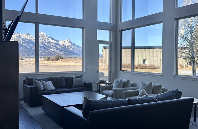 Luxury Custom Built Home North of Town