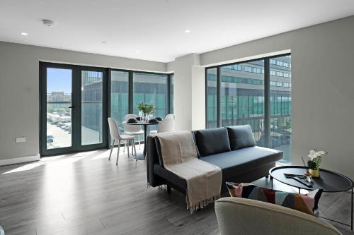 Luxury Dockside Apartment