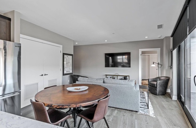 Luxury Downtown Condo with Views!