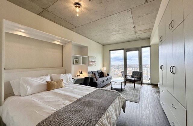 Flexhome East Side Penthouse UR3 - Gym+Balcony