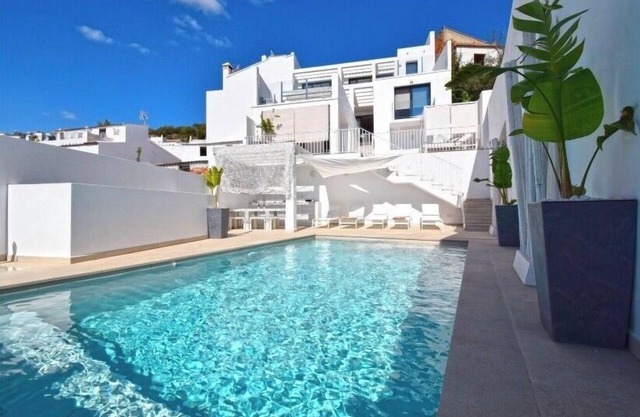 Luxury Eco Villa with Heated pool in Gaucin Town