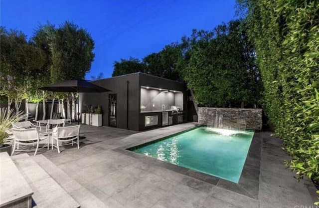 LUXURY ENTERTAINERS DELIGHT IN THE HEART OF LA