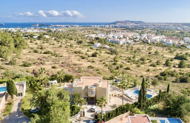 Villa Ambre, sauna, jacuzzi, grotte de l'homme avec bar