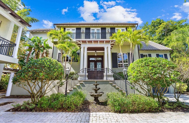 Luxury Estate By The Bay - Close to Beach