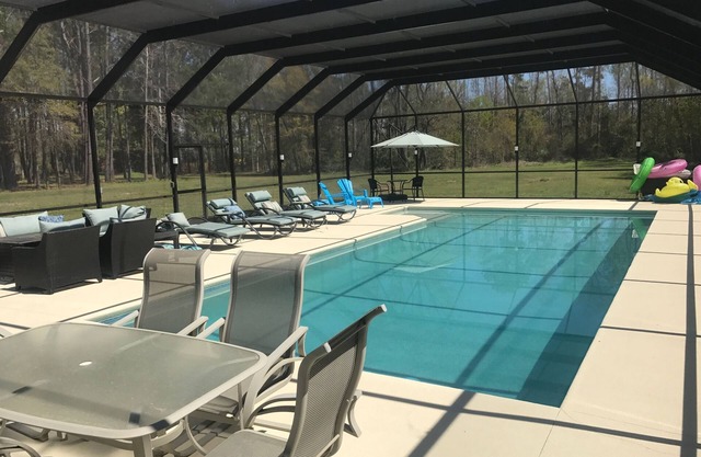Luxury Estate Living sur cinq acres avec piscine à quelques minutes du centre-ville de Beaufort