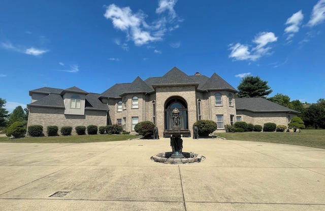 Luxury Estate nestled atop stunning mountaintop golf course!