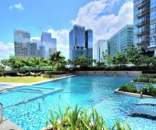 Luxury Executive Suites 3 Bedroom Condo Uptown Parksuites Tower 1