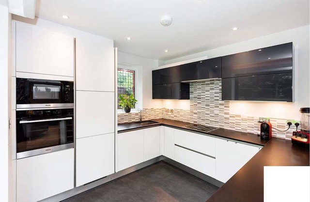 Luxury, Family-friendly Living-close to Tube Station & Shops. Longer Term Lets