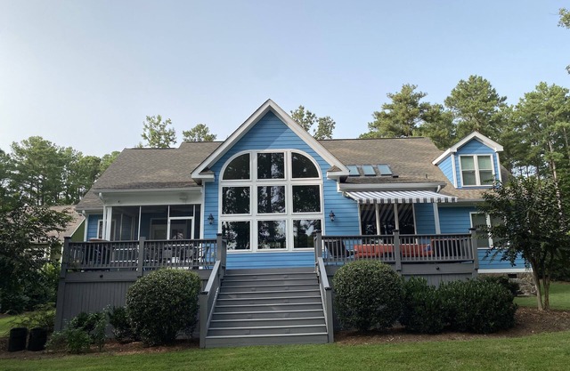 Lake Gaston Family Home w / Dock Bar y playa privada de arena!
