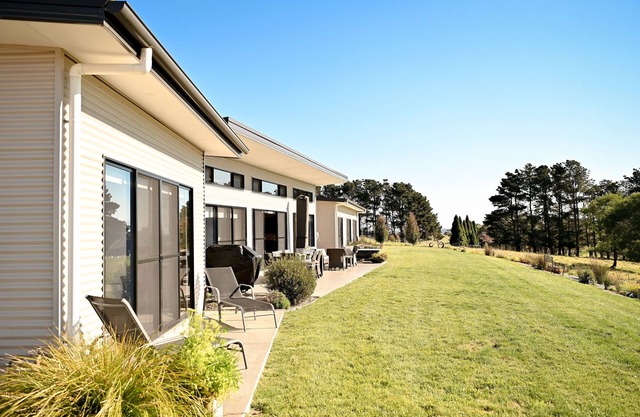 Luxury Farm Getaway, stunning Southern Highlands Views