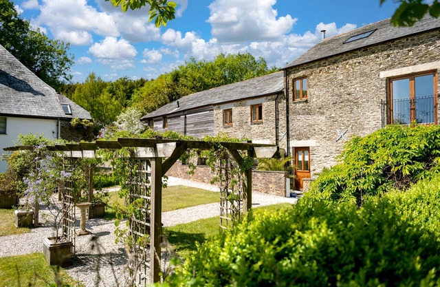 Luxury Farm Cottages in rural setting near Looe, with hot tubs and EV charging