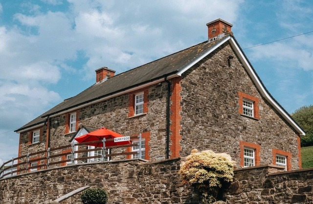 Brecon Beacons Luxury 7-Bed House with hottub