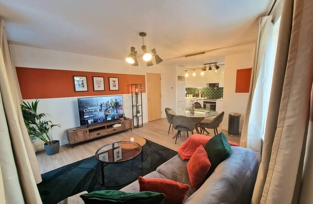 Luxury Flat Double Beds Free Wi-Fi TV